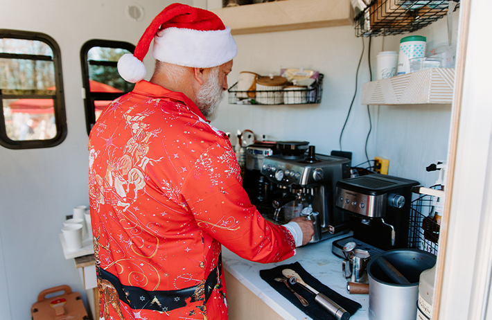 Santa maing coffee
